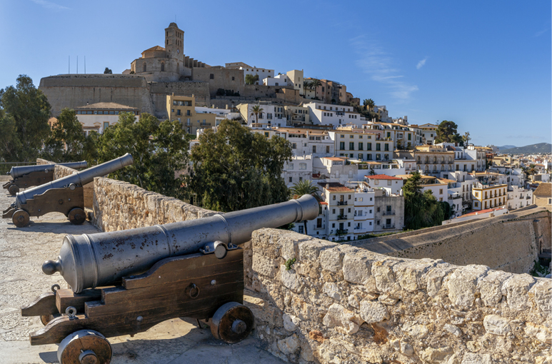 Dwaal door Dalt Vila 